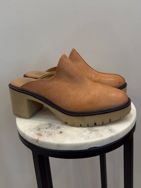 BEAST FASHION Tan Leather Chunky Heel Mules
